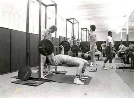 The Fitness Center in Lamkin Gym was a popular place for Northwest athletes during the mid-1980s.  The Fitness Center is still popular today and all students have access to the area, 以及建于20世纪90年代末的娱乐中心.